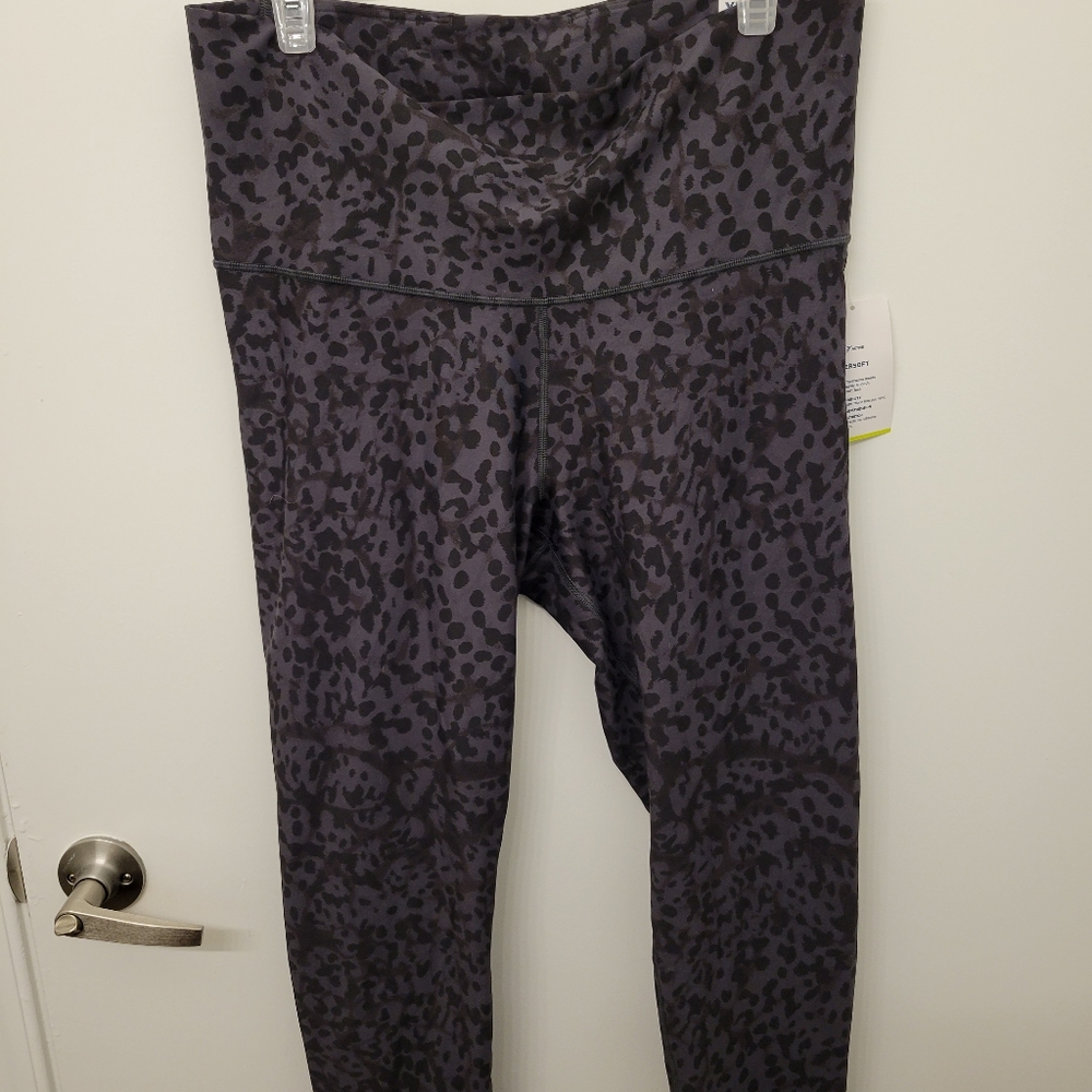 Black & gray leopard workout leggings